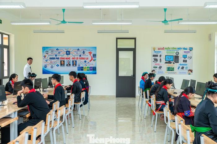 Theo đại diện nhà trường, năm học 2026-2027, BGH Trường PTNT TH&THCS Bình Liêu sẽ tập trung khai thác hiệu quả cơ sở vật chất mới được đầu tư, phấn đấu xây dựng nhà trường trở thành mô hình giáo dục nội trú có chất lượng của tỉnh. Trong đó, nâng cao chất lượng giáo dục toàn diện, giáo dục mũi nhọn, tăng cường tiếng Anh, STEM, năng lực số và ứng dụng trí tuệ nhân tạo phù hợp.