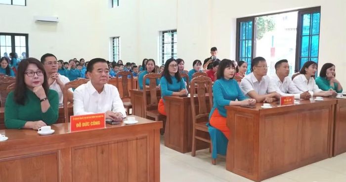 Lãnh đạo tỉnh Thái Nguyên dự lễ khai giảng với thầy và trò Trung tâm Hỗ trợ phát triển giáo dục hòa nhập Thái Nguyên