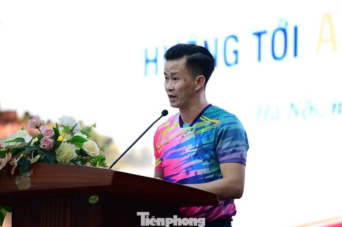 Huấn luyện viên trưởng đội tuyển thể dục dụng cụ Việt Nam Trương Minh Sang đại diện đội ngũ huấn luyện viên các đội tuyển tham dự ASIAD 20 bày tỏ quyết tâm hoàn thành nhiệm vụ. Ông khẳng định, đội ngũ huấn luyện viên sẽ đoàn kết, nâng cao trách nhiệm, tận tâm với công việc, tiếp tục đổi mới phương pháp huấn luyện và đồng hành sát sao cùng vận động viên trong quá trình chuẩn bị Đại hội.