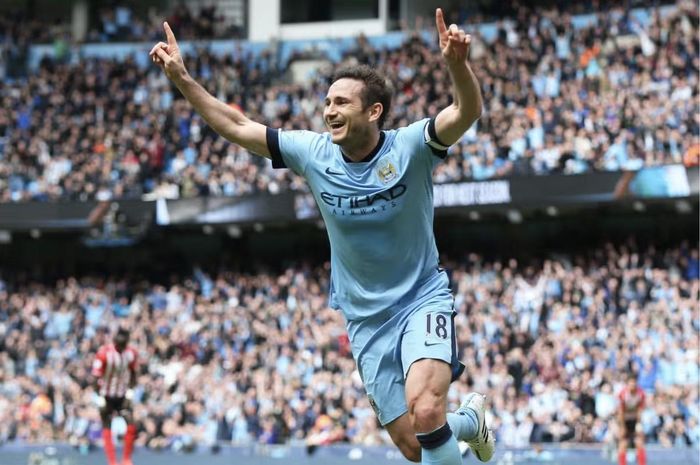 Frank Lampard trong màu áo Man City