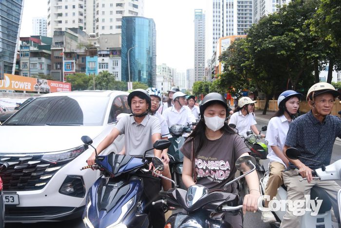 Hà Nội bảo đảm giao thông an toàn, thông suốt trong ngày khai giảng.
