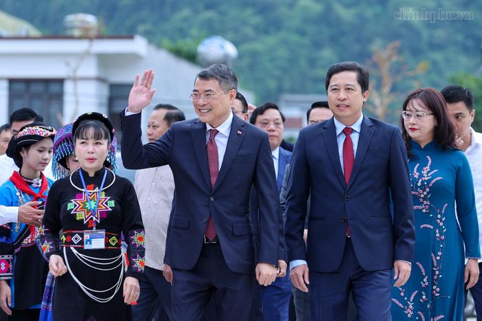 Thủ tướng Lê Minh Hưng dự lễ khai giảng năm học 2026-2027 và khánh thành Trường Phổ thông nội trú Tiểu học và Trung học cơ sở Mường Khương (xã Mường Khương, tỉnh Lào Cai) - Ảnh: chinhphu.vn/Nhật Bắc