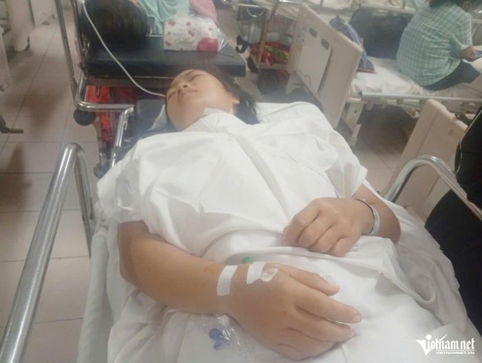 Cô Hiền là mẹ đơn thân, nuôi hai con nhỏ, hoàn cảnh rất khó khăn, rất cần sự giúp đỡ của mọi người