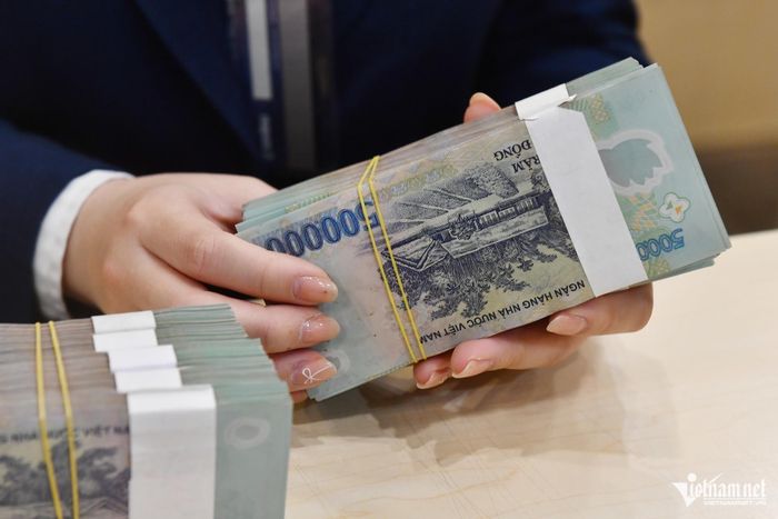 Bị giảm nửa lương rồi chấm dứt hợp đồng, nữ phó phòng ở Đồng Tháp yêu cầu công ty nhận lại làm việc và trả hơn 667 triệu đồng. Ảnh minh họa: Nam Khánh