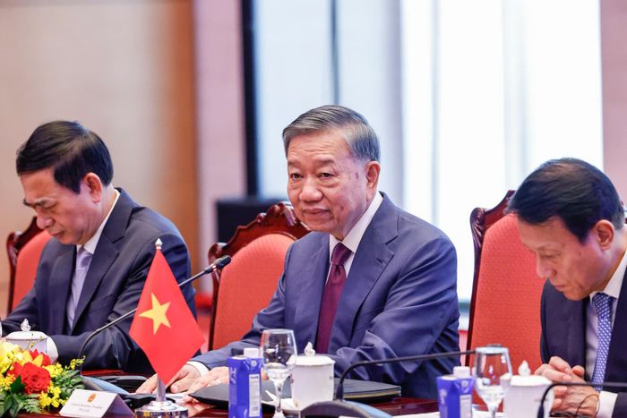 Việt Nam và Myanmar thiết lập quan hệ ngoại giao ngày 28/5/1975, nâng cấp lên Đối tác hợp tác toàn diện hồi tháng 8/2017