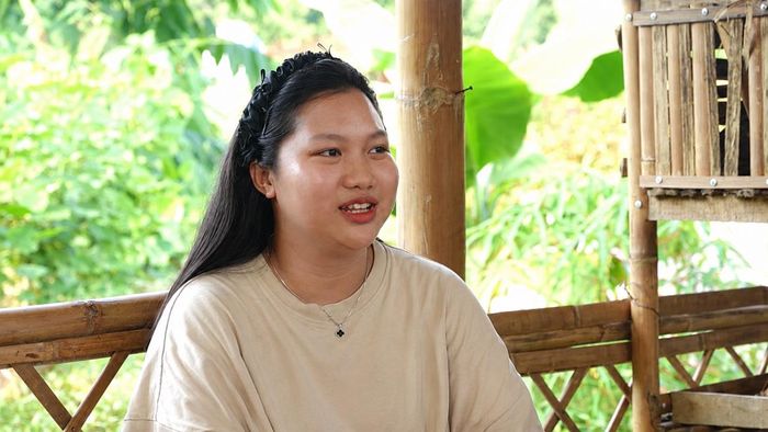 Hường cho biết, lần đầu tiên thấy trong phòng ngủ có bàn thờ, bát hương, cô rất sợ