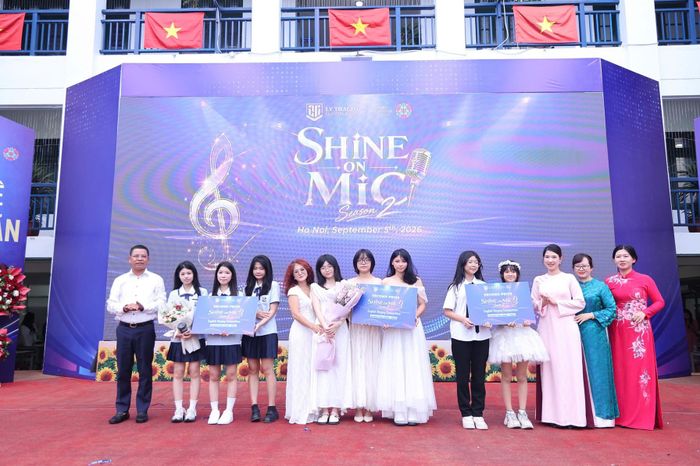 Trao giải cuộc thi Shine on Mic cho học sinh trường THPT Lý Thái Tổ
