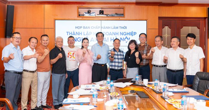 Ra mắt Ban Chấp hành lâm thời Hội doanh nghiệp Nghệ An tại Hà Nội. Ảnh: CTV