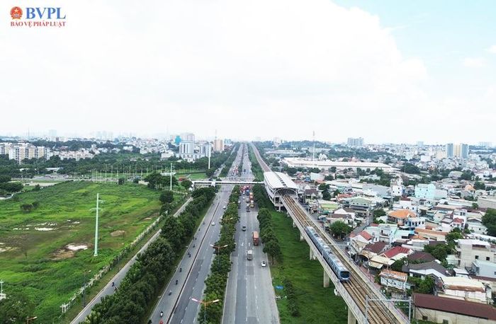  Tuyến Metro số 2 (Bến Thành - Tham Lương) tiếp tục thi công đồng loạt các nhà ga.