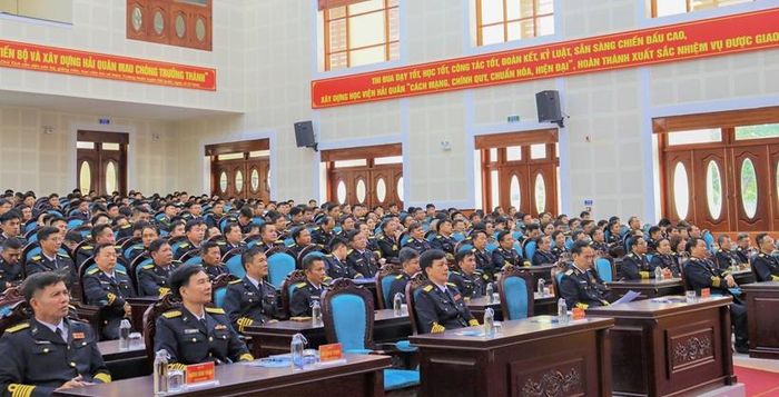 Các đại biểu tham dự Lễ khai giảng tại Học viện Hải quân.