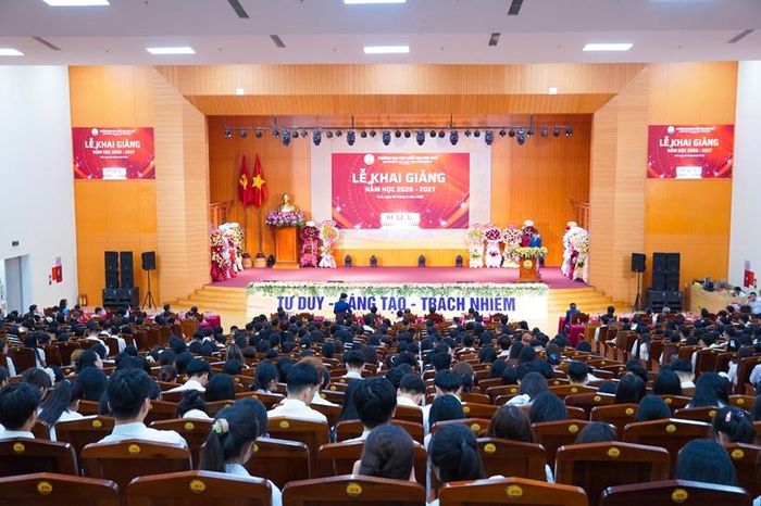  Trường Đại học Luật, Đại học Huế khai giảng năm học 2026 - 2027, chào đón hơn 1.000 tân sinh viên.