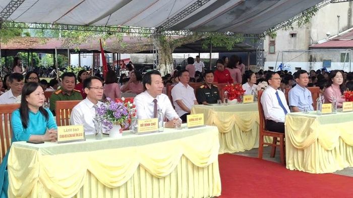 Các đại biểu tham dự Lễ khai giảng.