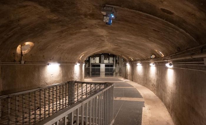 Trong lòng cống ngầm Paris. Ảnh Internet