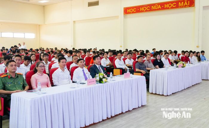 Các đại biểu tham dự lễ khai giảng năm học 2026 -2027 của Trường Cao đẳng Kỹ thuật Công nghiệp Việt Nam - Hàn Quốc. Ảnh: TL