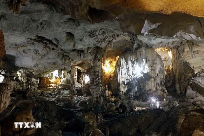 Những tạo hình hiếm có của Hang Dơi (Động Sơn Mộc Hương) ở phường Mộc Sơn, tỉnh Sơn La. (Ảnh: Quang Quyết/TTXVN)
