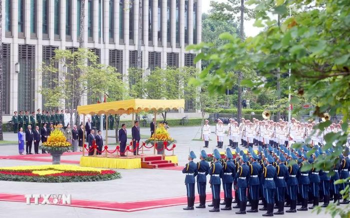 Lễ đón trọng thể Tổng thống Cộng hòa Liên bang Myanmar Min Aung Hlaing và Phu nhân thăm chính thức Việt Nam. (Ảnh: Thống Nhất, Phạm Kiên/TTXVN)