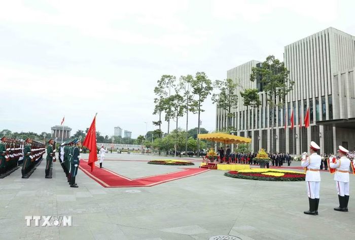 Lễ đón trọng thể Tổng thống Cộng hòa Liên bang Myanmar Min Aung Hlaing và Phu nhân thăm chính thức Việt Nam. (Ảnh: Thống Nhất, Phạm Kiên/TTXVN)