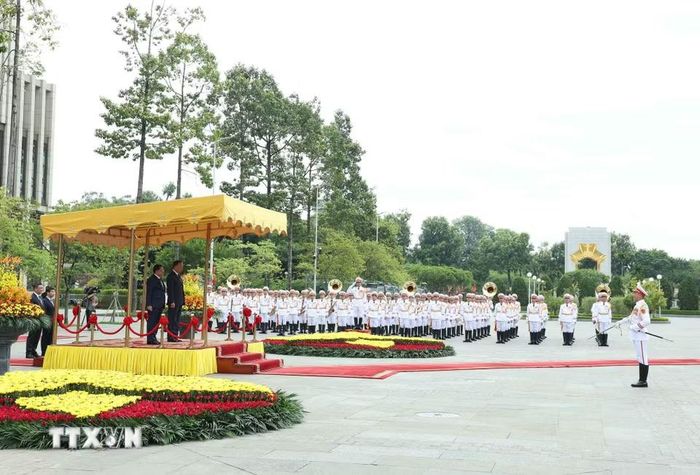 Lễ đón trọng thể Tổng thống Cộng hòa Liên bang Myanmar Min Aung Hlaing và Phu nhân thăm chính thức Việt Nam. (Ảnh: Thống Nhất, Phạm Kiên/TTXVN)