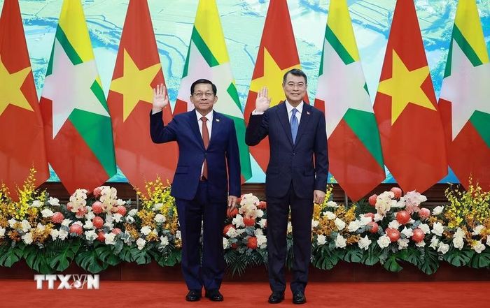 Thủ tướng Lê Minh Hưng hội kiến Tổng thống nước Cộng hòa Liên bang Myanmar Min Aung Hlaing. (Ảnh: Dương Giang/TTXVN)