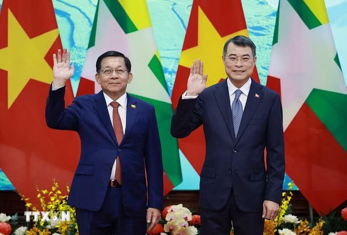Thủ tướng Lê Minh Hưng hội kiến Tổng thống nước Cộng hòa Liên bang Myanmar Min Aung Hlaing. (Ảnh: Dương Giang/TTXVN)