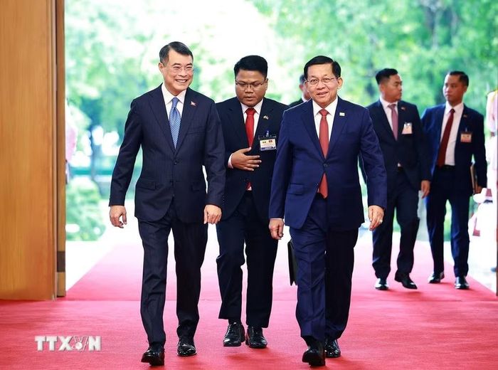 Thủ tướng Lê Minh Hưng đón Tổng thống nước Cộng hòa Liên bang Myanmar Min Aung Hlaing. (Ảnh: Dương Giang/TTXVN)