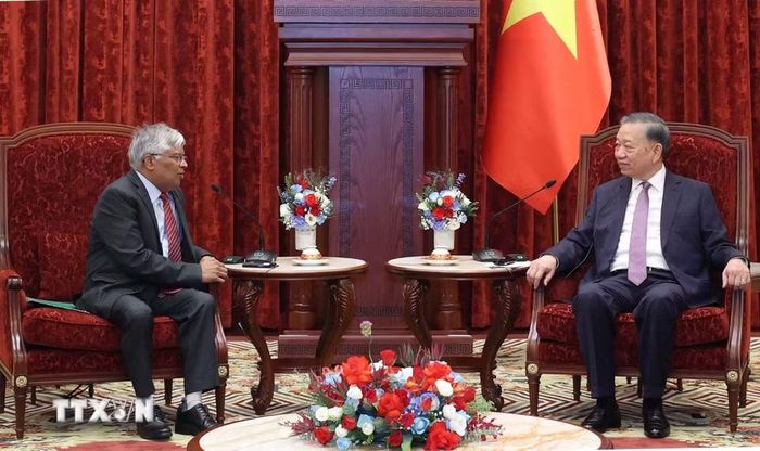 Tổng Bí thư, Chủ tịch nước Tô Lâm tiếp Đại sứ Bangladesh tại Việt Nam Mohammad Lutfor Rahman đến chào từ biệt. (Ảnh: Thống Nhất/TTXVN)