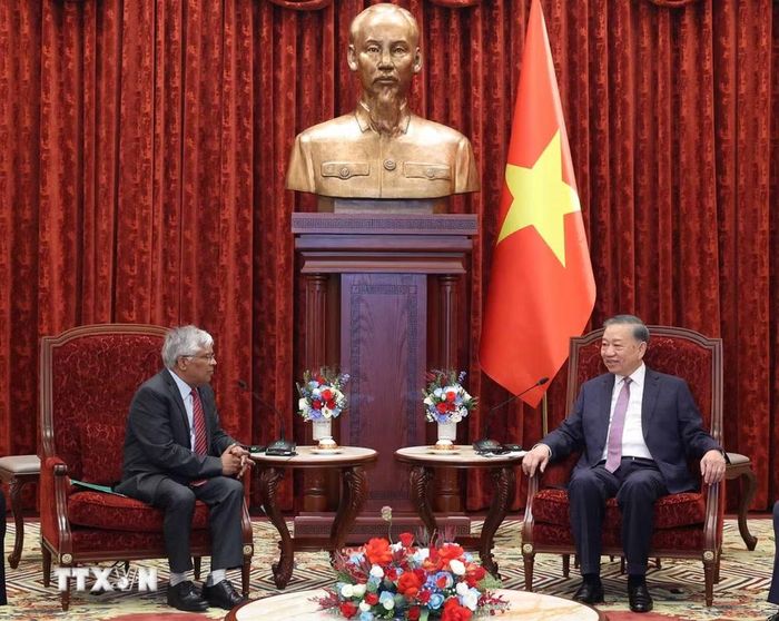 Tổng Bí thư, Chủ tịch nước Tô Lâm tiếp Đại sứ Bangladesh tại Việt Nam Mohammad Lutfor Rahman đến chào từ biệt. (Ảnh: Thống Nhất/TTXVN)