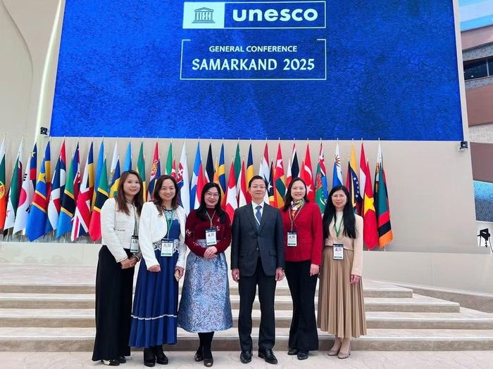 Chủ tịch Uỷ ban quốc gia UNESCO, Thứ trưởng Ngoại giao Ngô Lê Văn dẫn đầu đoàn đại biểu tham dự Kỳ họp Đại hội đồng UNESCO lần thứ 43 tại Samarkand, Uzbekistan vào tháng 11/2025. (Ảnh: BNG)