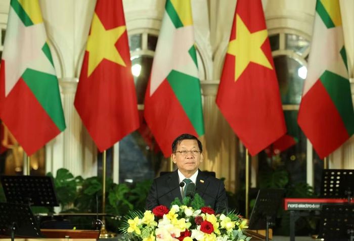 Tổng thống Cộng hòa Liên bang Myanmar Min Aung Hlaing phát biểu. (Ảnh: Thống Nhất/TTXVN)