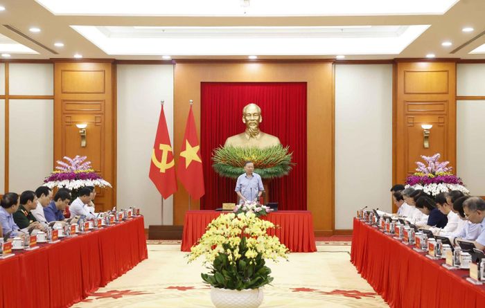 Tổng Bí thư, Chủ tịch nước Tô Lâm chủ trì buổi làm việc với các cơ quan liên quan về đánh giá kết quả 1 năm triển khai thực hiện Nghị quyết 71-NQ/TW của Bộ Chính trị về đột phá phát triển giáo dục và đào tạo.