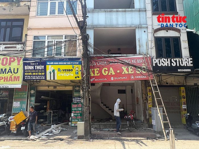 Các hộ dân thuộc phạm vi dự án được bố trí tái định cư tại khu GS1, phường Thượng Cát và khu CT1 Xuân La, phường Nghĩa Đô. Quá trình chờ tái định cư, người dân sẽ được hỗ trợ tạm cư tại quỹ nhà công nhân xã Thiên Lộc hoặc bằng tiền.