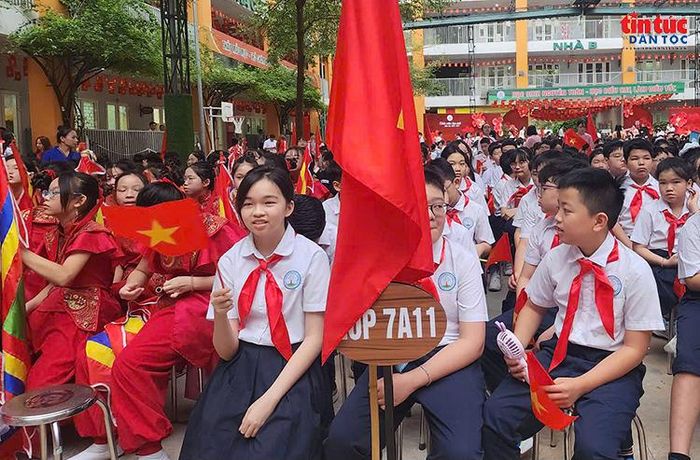 Đây là lễ khai giảng đầu tiên của trường liên cấp Nguyễn Tuân sau đợt sắp xếp, tổ chức lại hệ thống trường học trên địa bàn Thủ đô.