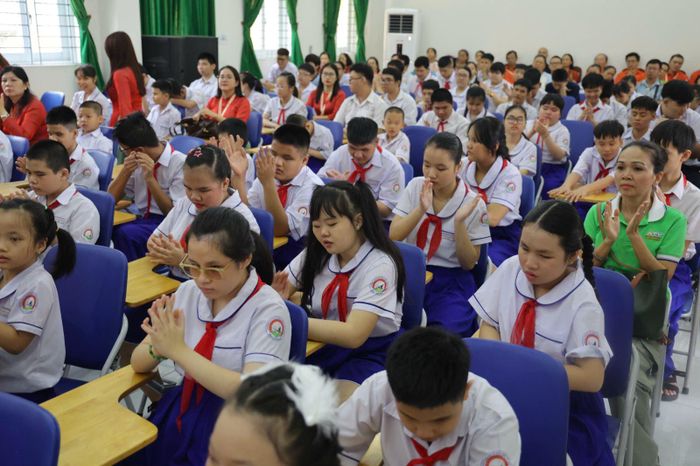 Các em học sinh Trường Phổ thông đặc biệt Nguyễn Đình Chiểu, phường Vườn Lài, TP Hồ Chí Minh cũng hào hức bước vào năm học mới.