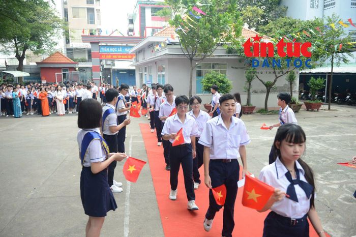 Trường Tiểu học - THCS - THPT Chu Văn An (TP Hồ Chí Minh) chào đón các em học sinh lớp 1 và lớp 6, lớp 10.