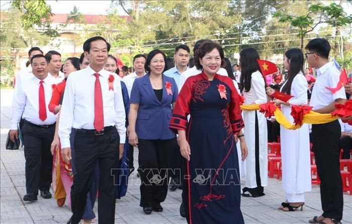 Phó Chủ tịch Quốc hội Nguyễn Thị Hồng dự khai giảng năm học mới tại thành phố Cần Thơ. Ảnh: Duy Khương/TTXVN