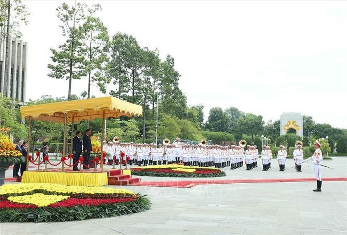 Lễ đón trọng thể Tổng thống Cộng hòa Liên bang Myanmar Min Aung Hlaing và Phu nhân thăm chính thức Việt Nam. Ảnh: Thống Nhất/TTXVN