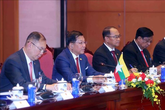 Tổng thống Min Aung Hlaing và thành viên đoàn Myanmar tại cuộc hội đàm với Tổng Bí thư, Chủ tịch nước Tô Lâm. Ảnh: Phạm Kiên/TTXVN