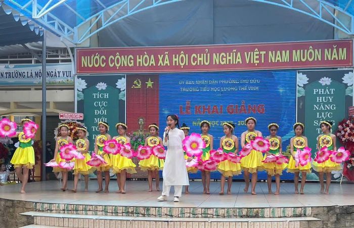 Một số tiết mục văn hoá - văn nghệ của các trường trong lễ khai giảng tại TP Hồ Chí Minh.