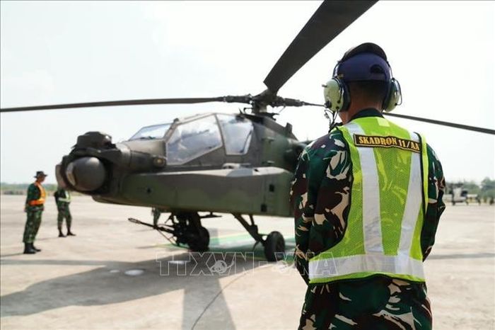 Trực thăng tấn công AH-64 Apache của Indonesia tham gia cuộc tập trận Super Garuda Shield 2026 tại Martapura, tỉnh Nam Sumatra. Ảnh: TTXVN phát