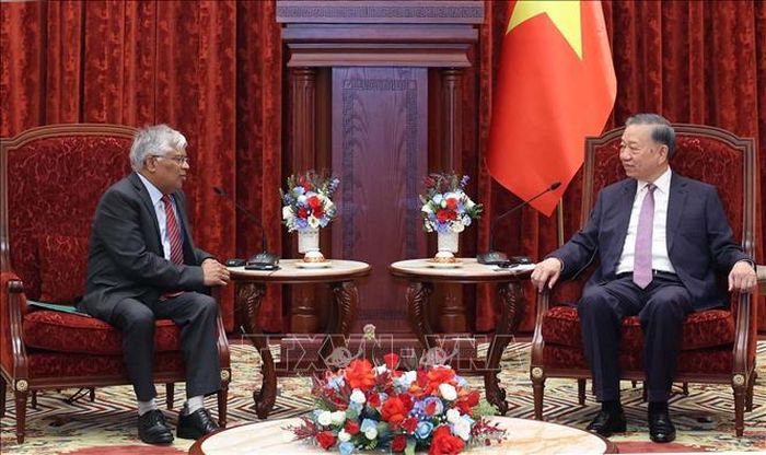 Tổng Bí thư, Chủ tịch nước Tô Lâm tiếp Đại sứ Bangladesh tại Việt Nam Mohammad Lutfor Rahman đến chào từ biệt. Ảnh: Thống Nhất/TTXVN
