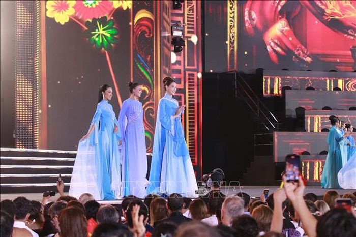 Đại diện Việt Nam - Hoa hậu Lê Nguyễn Bảo Ngọc lọt Top 40 chung cuộc Miss World 2026 nhờ chiến thắng phần thi Top Model khu vực châu Á - châu Đại Dương.