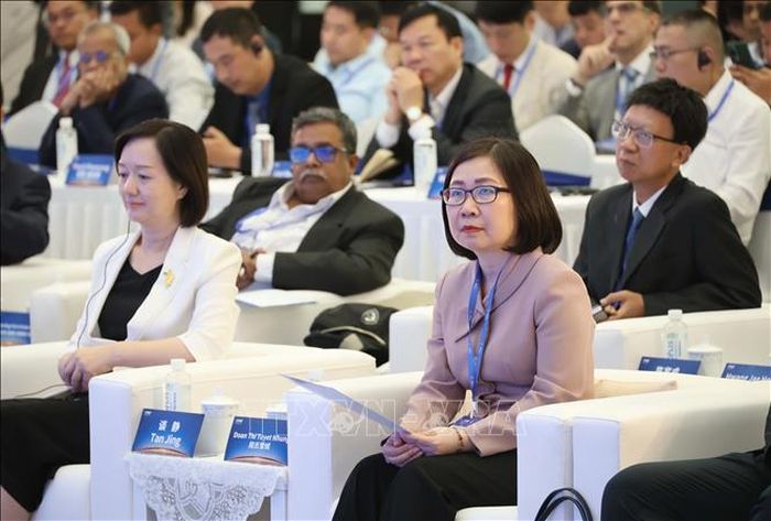 Phó Tổng Giám đốc TTXVN Đoàn Thị Tuyết Nhung tham dự Diễn đàn nhánh Quảng Châu với chủ đề “Cơ hội phát triển châu Á - Thái Bình Dương nhờ hợp tác đổi mới mở” tại Quảng Châu. Ảnh: Công Tuyên/PV TTXVN tại Trung Quốc