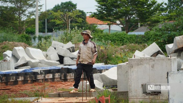 Ngày 31/12/2023, các nhà thầu đã thi công hoàn thành phần khối lượng trên diện tích mặt bằng được bàn giao, đạt khoảng 67% giá trị hợp đồng. Tuy nhiên, từ thời điểm này, công trình phải tạm dừng cho đến nay vì chưa hoàn thành công tác đền bù, giải phóng mặt bằng.