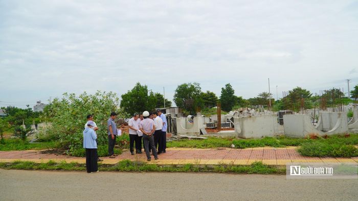 Tuyến đường nội bộ đã được đầu tư một phần, song chưa thể kết nối đồng bộ do còn thiếu mặt bằng.