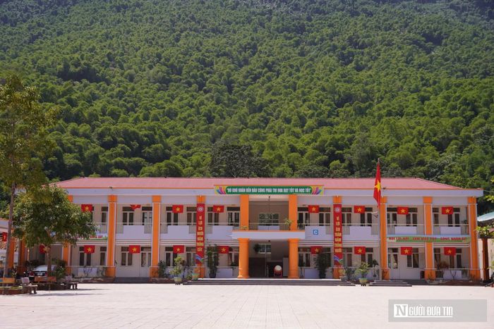 Ngôi trường nội trú liên cấp đầu tiên ở xã vùng biên Sơn Thủy.