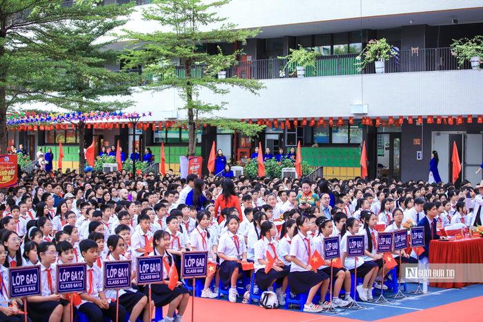 Trường Trung học cơ sở Trần Duy Hưng là một trong những điểm sáng của ngành Giáo dục và Đào tạo Hà Nội trong nhiều năm qua. Năm học 2025-2026, chất lượng giáo dục mũi nhọn của nhà trường tiếp tục đạt kết quả ấn tượng với 344 giải cấp quốc gia, quốc tế và 15 giải cấp thành phố.