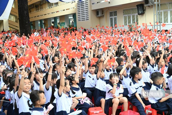 Không khí vui tươi, nhộn nhịp tại Trường Tiểu học Nguyễn Bỉnh Khiêm, Phường Sài Gòn.