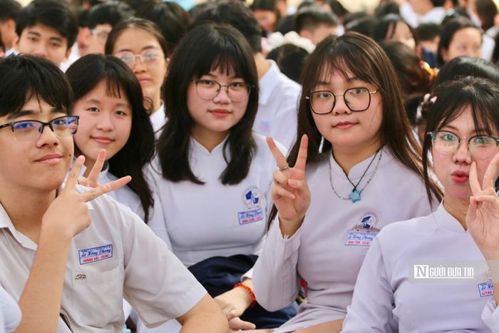Học sinh Trường THPT chuyên Lê Hồng Phong.