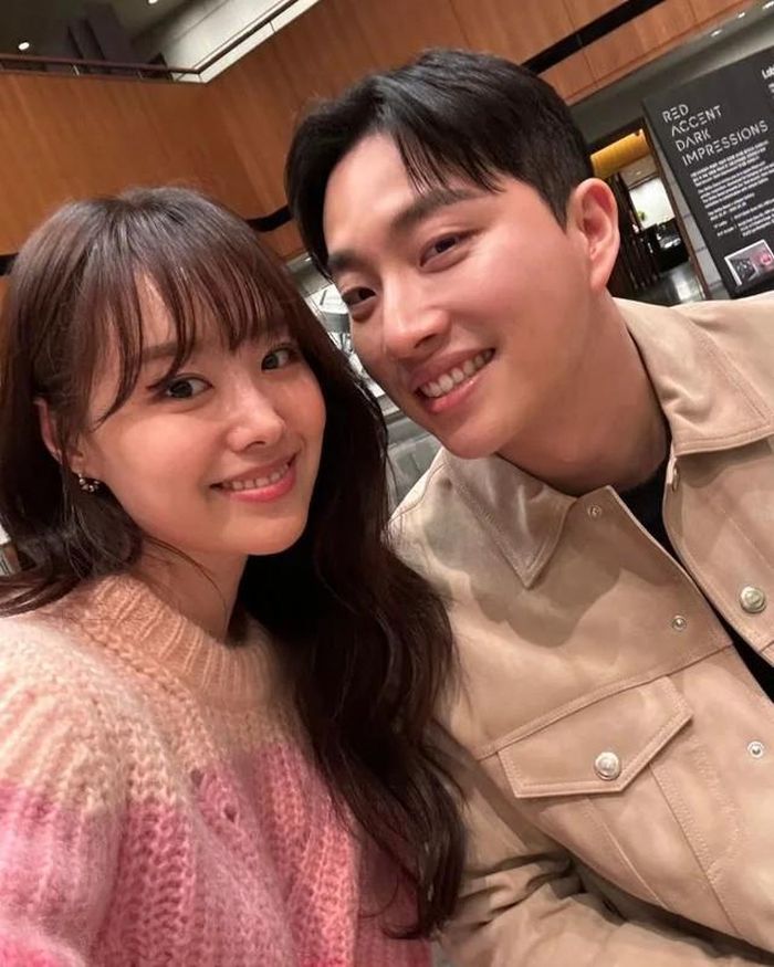 Song Jieun và Park We có nhiều khác biệt, nhưng nữ ca sĩ luôn cố gắng chiều theo mọi mong muốn của ông xã. Điều này khiến cô cảm thấy mệt mỏi, ngột ngạt. Ảnh: Kbizoom.