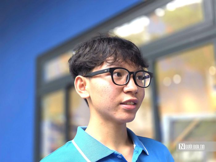 Huỳnh Quang Minh chia sẻ điều quan trọng nhất với các em là vẫn được tiếp tục đến trường sau những biến cố của đại dịch.